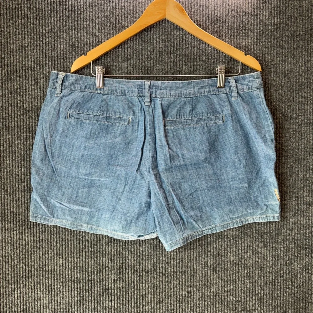 Vintage Liz Claiborne Denim Shorts Size 14 Floral Embroidered Boho Y2K High Rise
